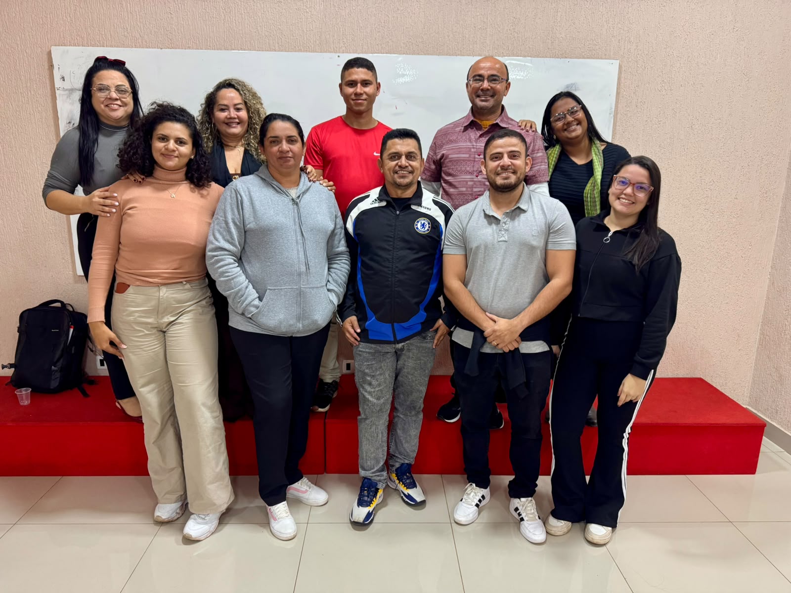 Turma reunida para foto em sala de aula